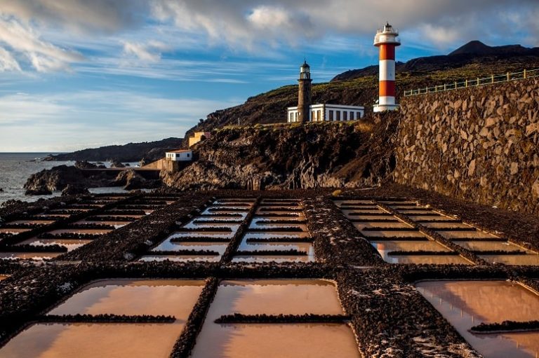 Salinas y faro de Fuencaliente (La Palma)